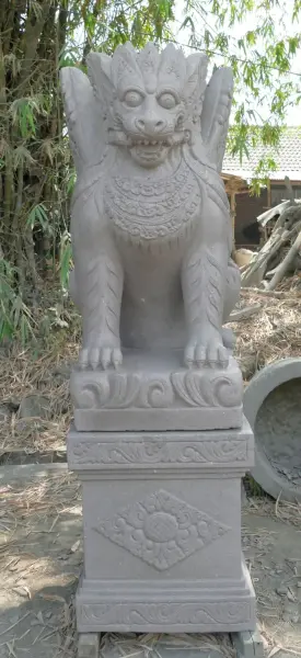 Product image 2 of the product “Set of Singa Ambaraja, consist out of the sculpture and base. Total height is 223cm ”